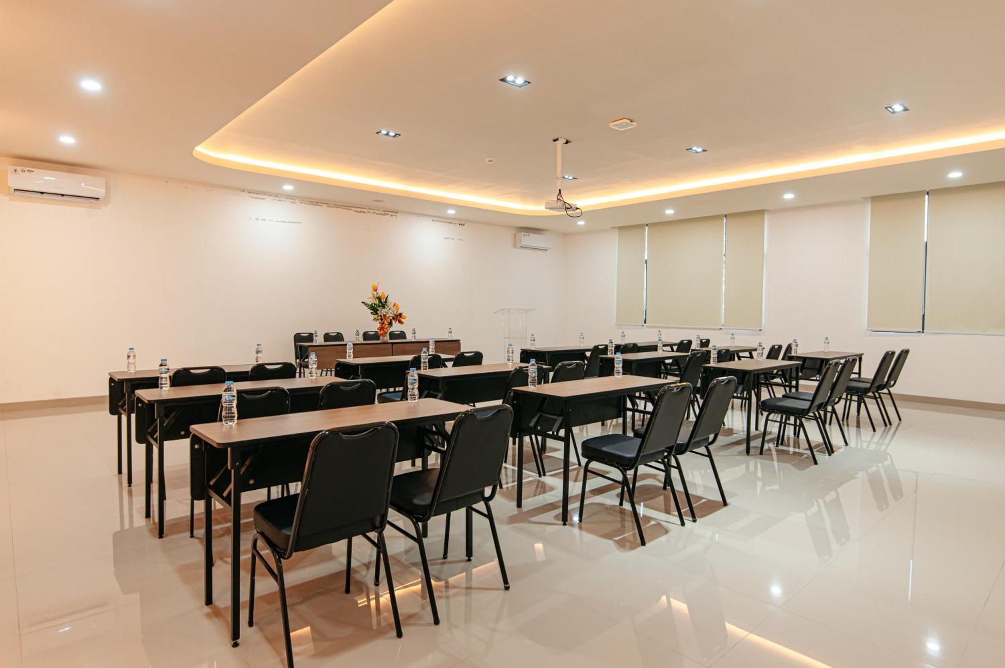 True Blue Hotel Menteng Jacarta Exterior foto