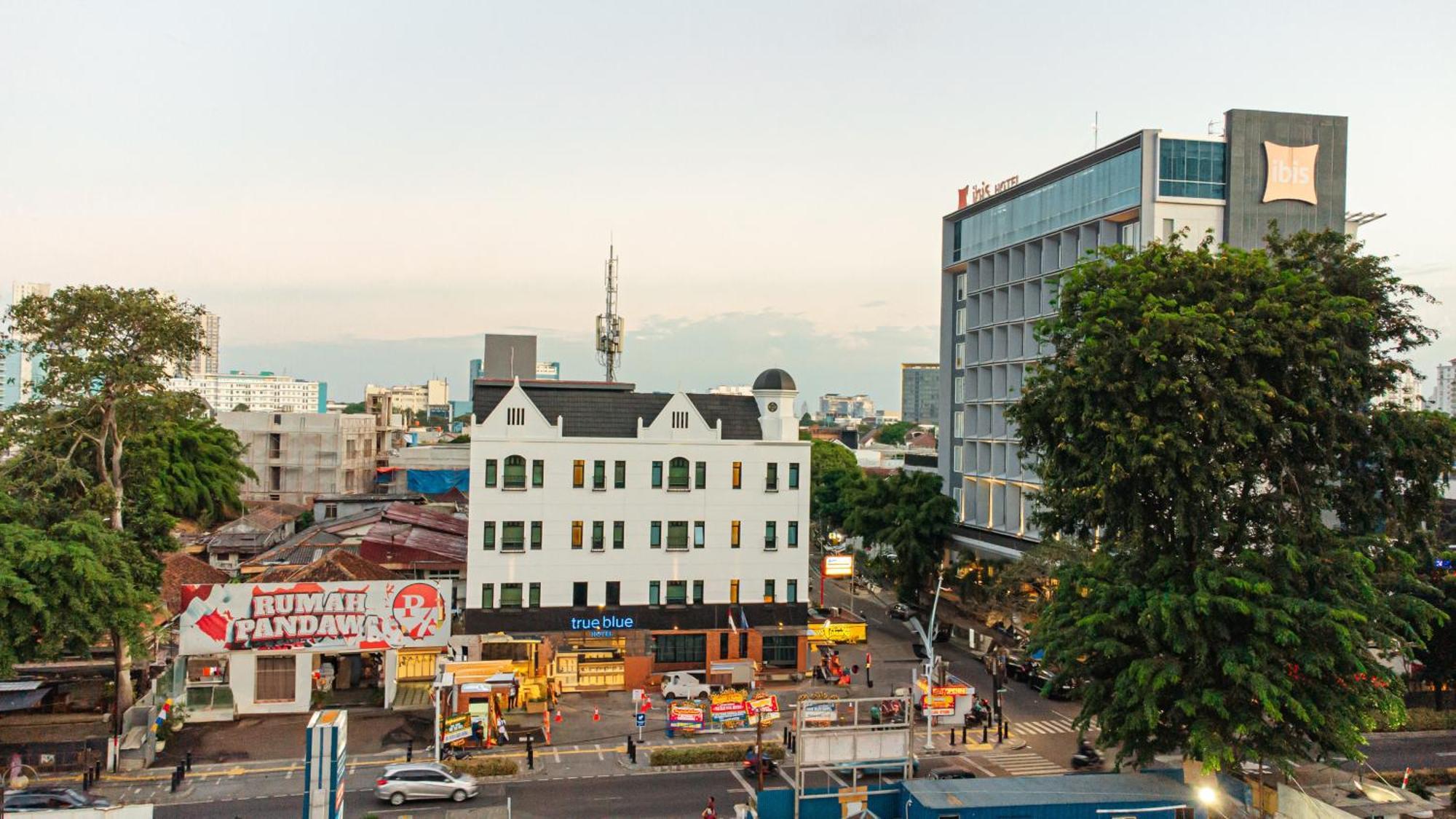 True Blue Hotel Menteng Jacarta Exterior foto